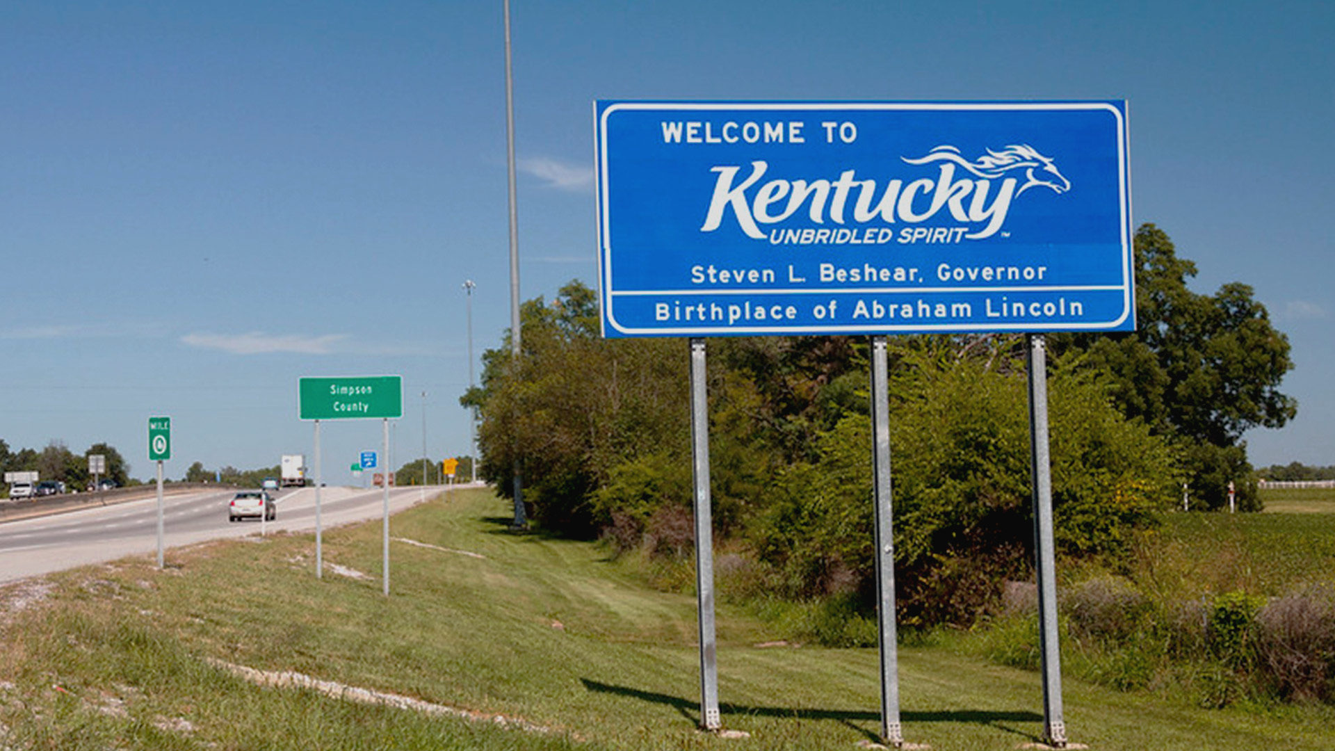 welcome to Kentucky sign for a blog post about an internship at Kentucky Refugee Ministries